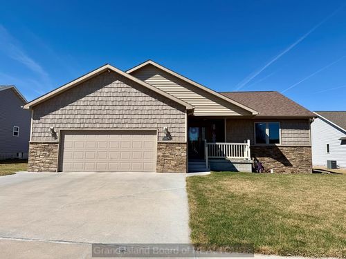 1413 N Cedar Ave, Hastings, NE, 68901 | Card Image