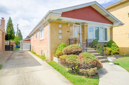 4748 N Newland Ave, Harwood Heights, IL, 60706-3928 | Card Image
