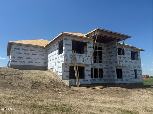 8519 Norman Pl, Bismarck, ND, 58503-8616 | Card Image