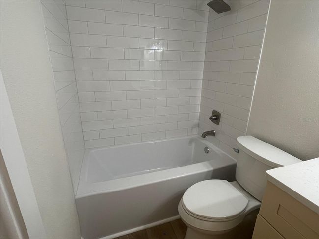 Bathroom 2-glass door to be installed | Image 22