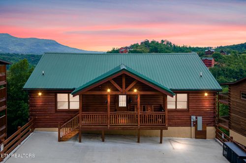 3712 Tilda Hilltop Way, Sevierville, TN, 37862-2516 | Card Image