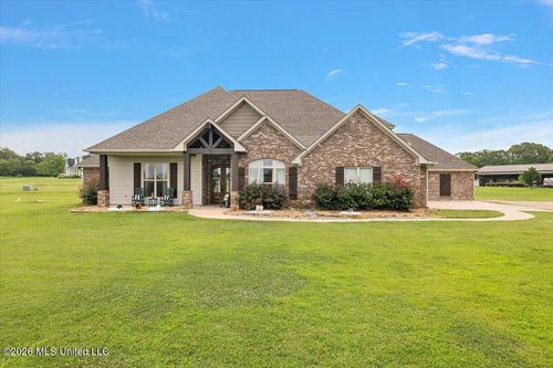 140 Winchester Dr, Flora, MS, 39071-6607 | Card Image