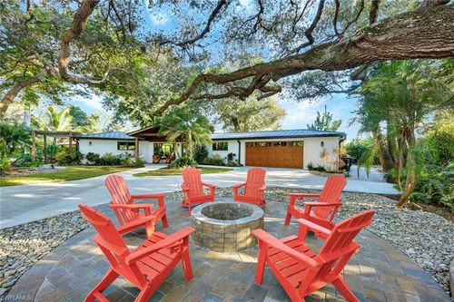 9856 Tonya Ct, BONITA SPRINGS, FL, 34135-4717 | Card Image