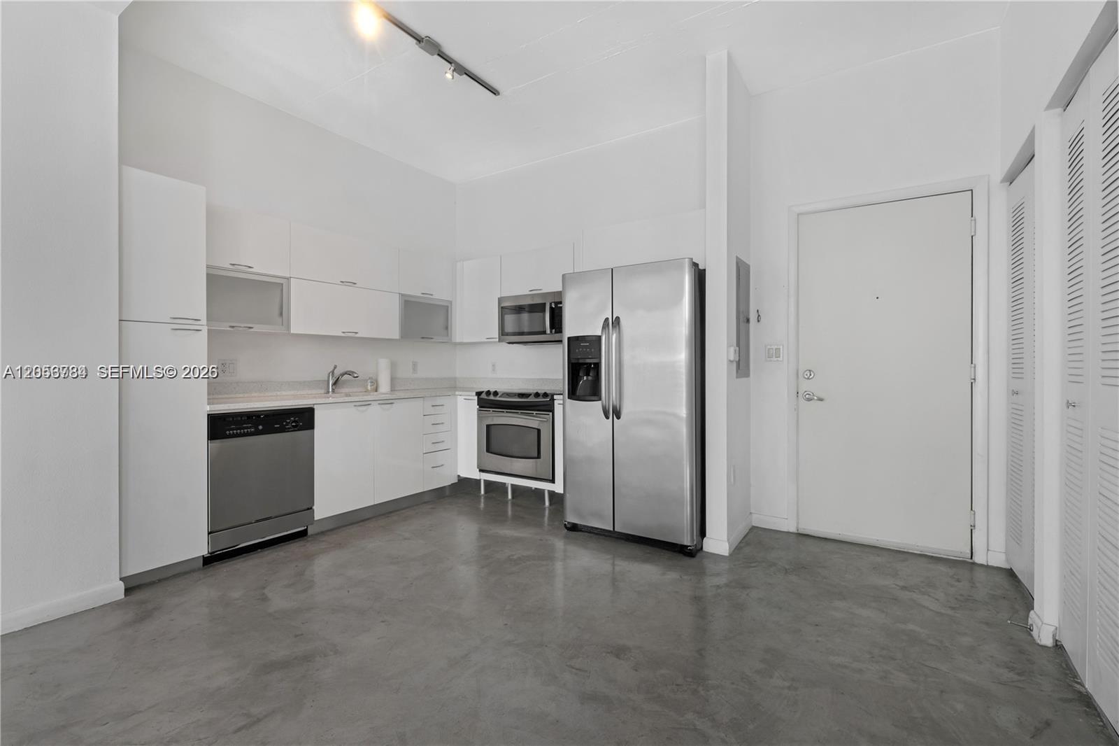 Residential Lease in Miami 3