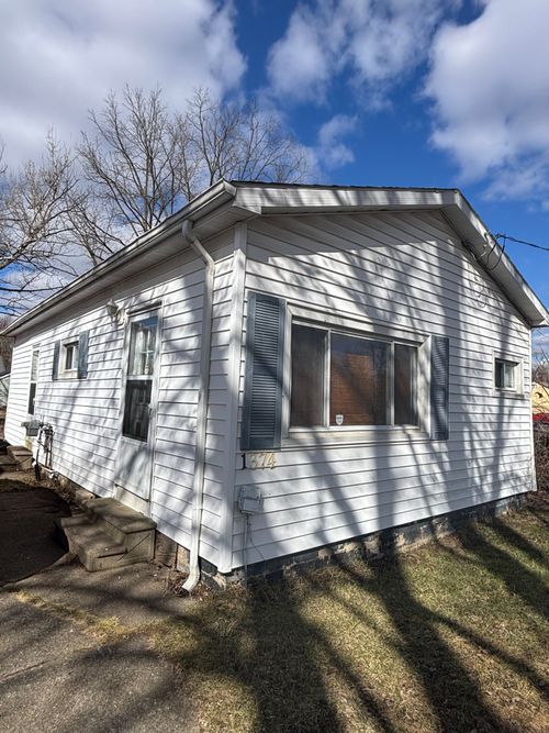 1374 Knickerbocker Ave, Flint, MI, 48505-1107 | Card Image