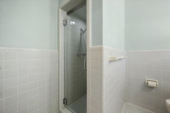 Walk-in shower | Image 26