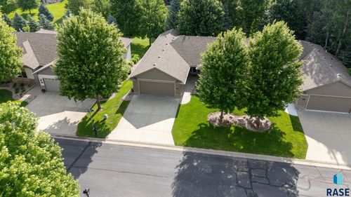 5616 S Shadow Wood Pl, Sioux Falls, SD, 57108-5236 | Card Image