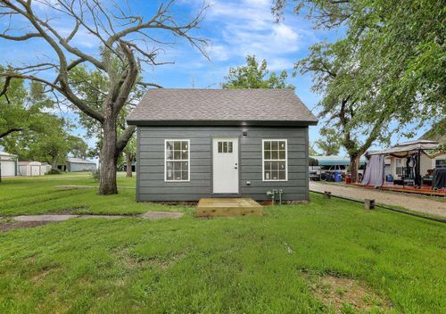 414 W High St, Leon, KS, 67074-9637 | Card Image