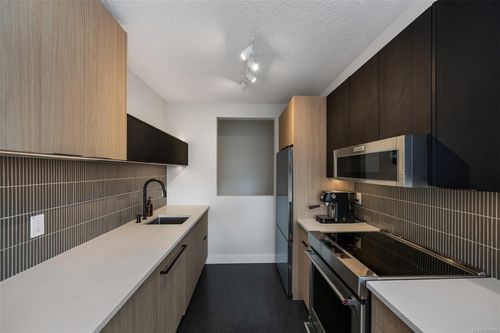 509-1030 Yates St, Victoria, BC, V8V5A7 | Card Image