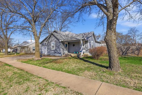 226 E 1st St, Douglass, KS, 67039-9300 | Card Image