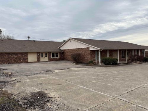 5040 S Plaza Dr, Newburgh, IN, 47630-3066 | Card Image