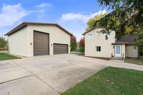 1130 E School St, Owatonna, MN, 55060-3119 | Card Image