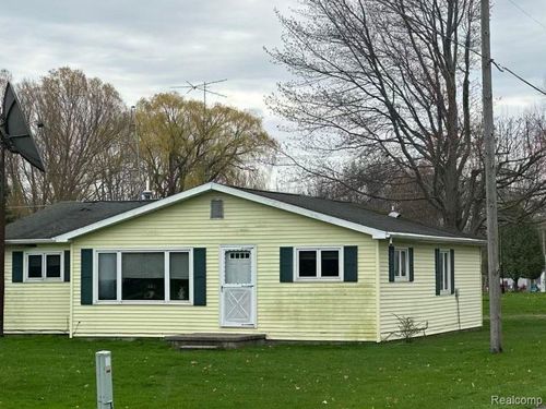 736 2nd St, Bay Port, MI, 48720-9647 | Card Image