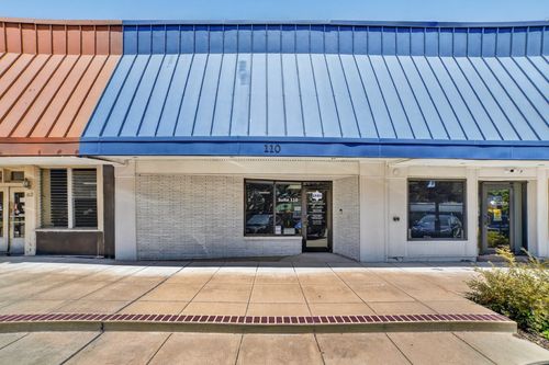 110 W Grove St, Kaufman, TX, 75142-2033 | Card Image