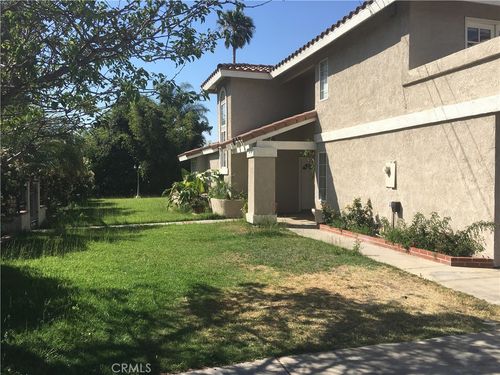 723 Ford St, Corona, CA, 92879-2507 | Card Image