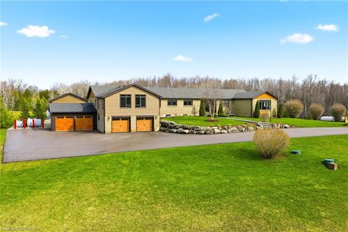 1371 Concession Rd 10 W, Puslinch, ON, N0B2J0 | Card Image