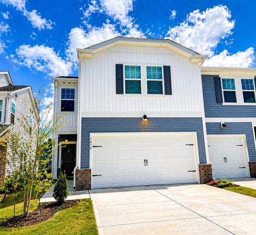 5030 Kellaher Pl, Charlotte, NC, 28216 | Card Image