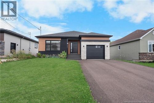 250 Freeman St, Moncton, NB, E1E0H8 | Card Image