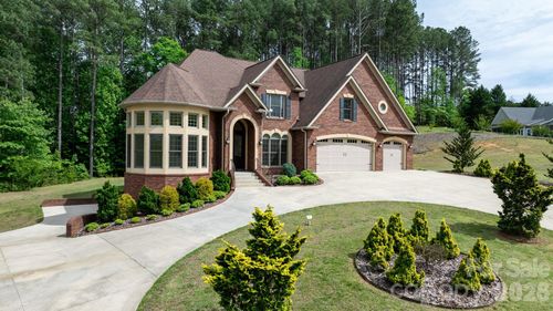 4 Royal Vista Way, Granite Falls, NC, 28630-9562 | Card Image