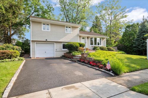 7 Knoll Ln, Jericho, NY, 11753-2613 | Card Image