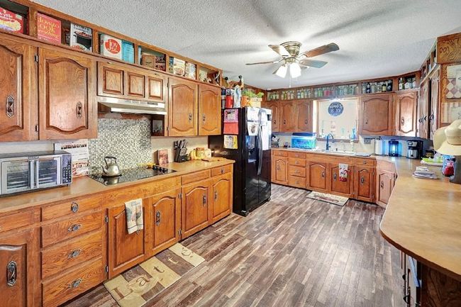 7605 N Service Rd, House other with 3 bedrooms, 2 bathrooms and 2 parking in Big Spring TX | Image 10