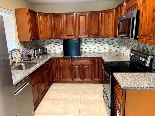 6407 Sw 5th St, Pembroke Pines, FL, 33023-1556 | Card Image