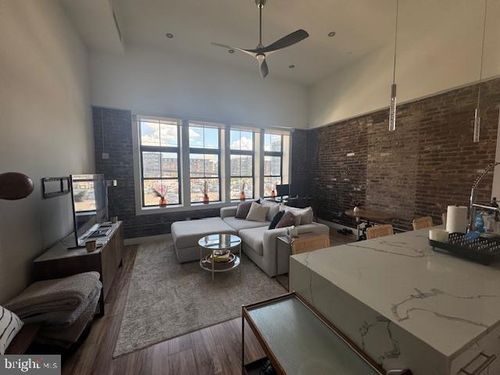 apt-2f-620 N Front St, PHILADELPHIA, PA, 19123-3162 | Card Image