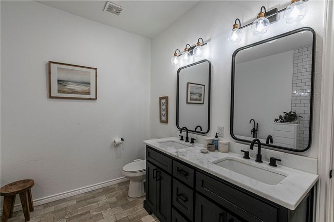 1973 Jackson Ln, House other with 3 bedrooms, 2 bathrooms and 2 parking in China Spring TX | Image 27