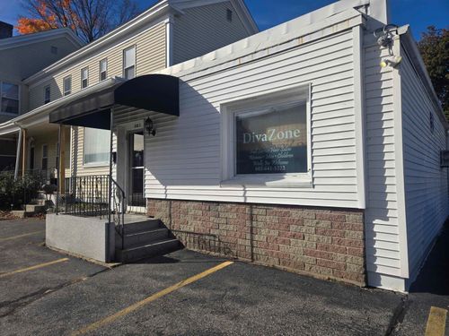 568 Union Street, Manchester, NH, 03103 | Card Image