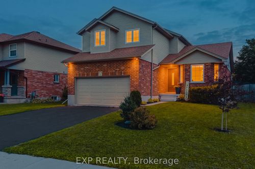 11 Maple St, Drayton, ON, N0G1P0 | Card Image