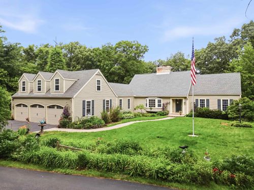 N6641 Woodfield Ln, LAKE MILLS, WI, 53551-9740 | Card Image