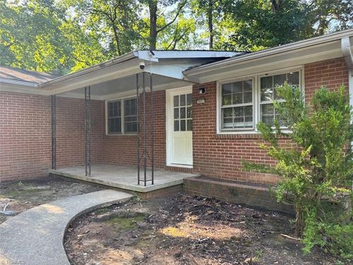 3907 Raintree Dr, Greensboro, NC, 27407-5538 | Card Image