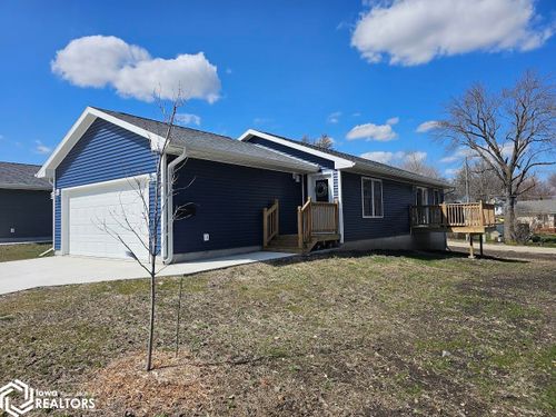 215 E K Street, Forest City, IA, 50436 | Card Image