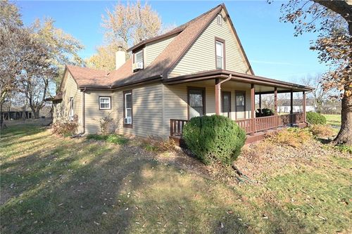 30704 Outer Belt Rd, Lee's Summit, MO, 64086-9151 | Card Image