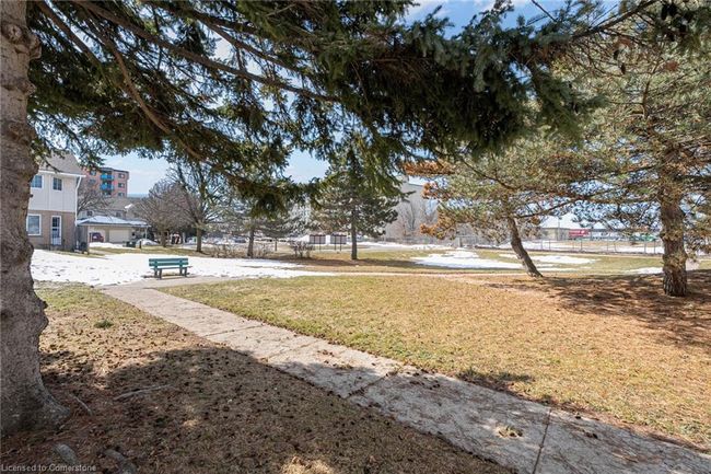 43 - 10 Holborn Crt, Townhouse with 3 bedrooms, 2 bathrooms and 2 parking in Kitchener ON | Image 46