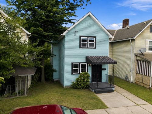 20 Greenwich St, Natrona Heights, PA, 15065-2624 | Card Image