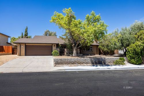 800 W Wildrose Ave, Ridgecrest, CA, 93555 | Card Image