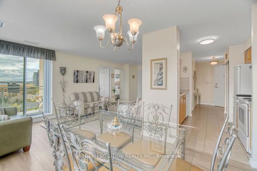 19-51 Baffin Crt, Richmond Hill, ON, L4B4P6 | Card Image