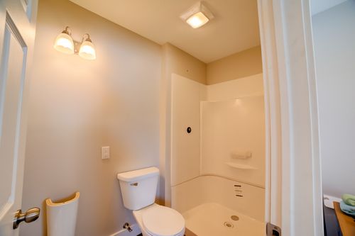 112 E Mulberry St, Watseka, IL, 60970-1685 | Card Image