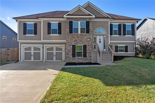 1210 E 15th St, Kearney, MO, 64060-7694 | Card Image