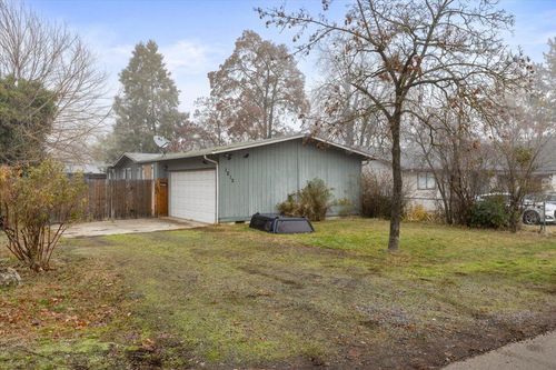 1212 Locust St, Medford, OR, 97501-2592 | Card Image