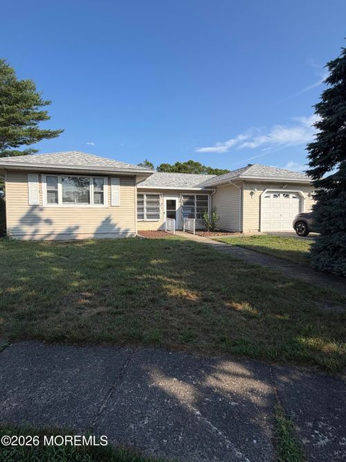 15 Saint Tropez Ct, Toms River, NJ, 08757-6159 | Card Image