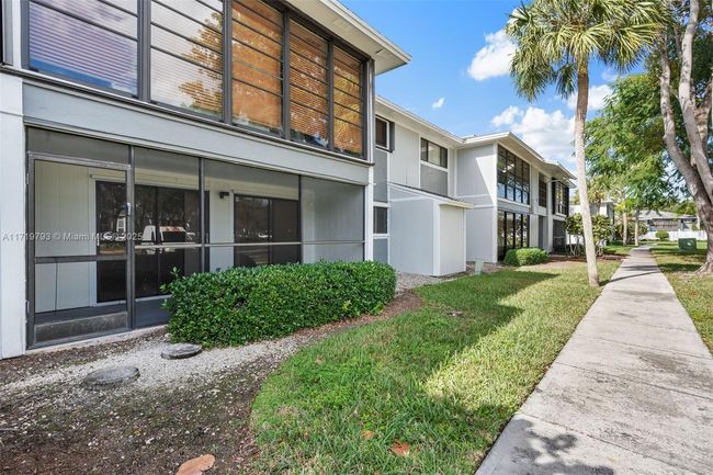 APT-106E - 9729 Hammocks Blvd, Condo with 2 bedrooms, 1 bathrooms and null parking in Miami FL | Image 25