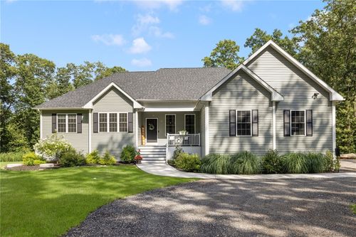52 Pine Swamp Rd, Cumberland, RI, 02864-1116 | Card Image