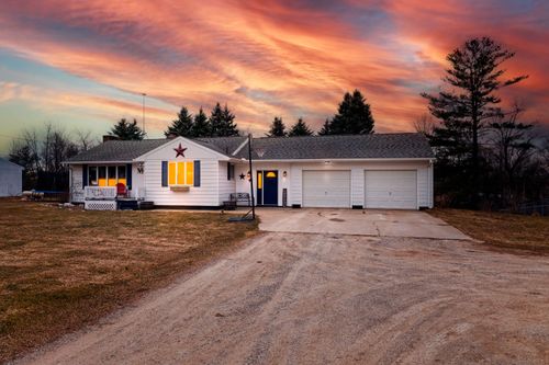 6740 S Eberhart Ave, Clare, MI, 48617-9497 | Card Image