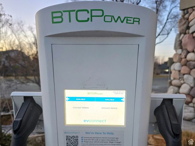 Included electric vehicle charging | Image 7