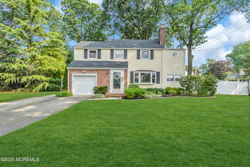 82 Ridge Rd, Fair Haven, NJ, 07704-3139 | Card Image