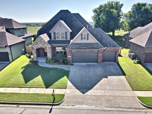 14285 S Lakewood Ave, Bixby, OK, 74008-4456 | Card Image
