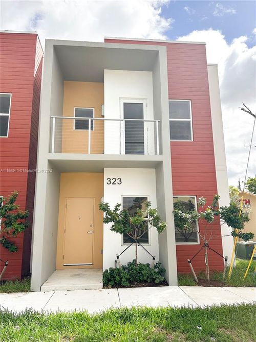 323 Foster Rd, Hallandale Beach, FL, 33009-3364 | Card Image