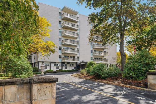 apt-7g-275 N Portage Path, Akron, OH, 44303-1286 | Card Image
